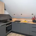 Royale - One Bedroom With Sea View Apartman