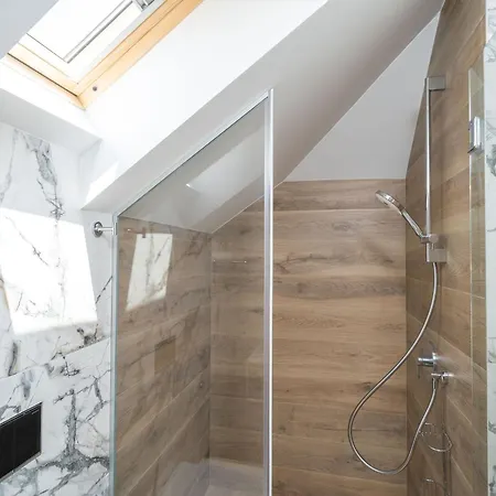 Apartment Royale - One Bedroom With Sea View