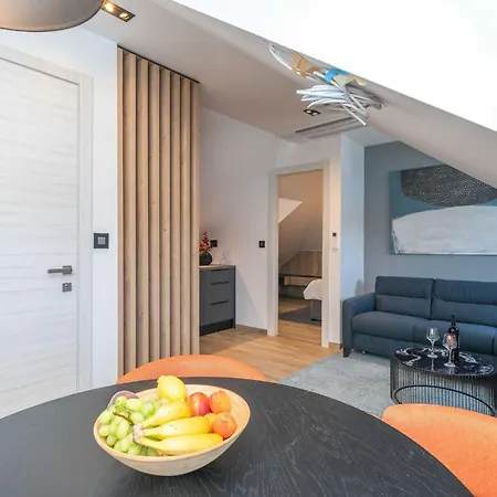 Apartament Royale - One Bedroom With Sea View *