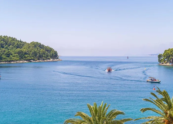 Royale - One Bedroom With Sea View דירה *