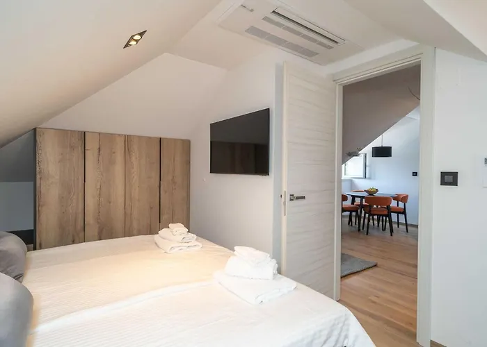 Royale - One Bedroom With Sea View דירה קאבטאט