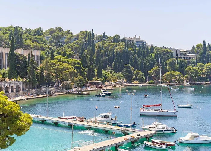 Royale - One Bedroom With Sea View *