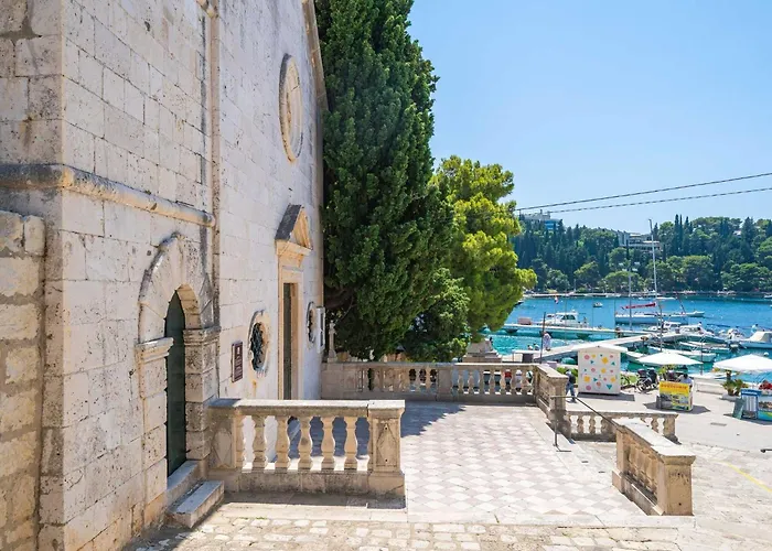 Royale - One Bedroom With Sea View קאבטאט