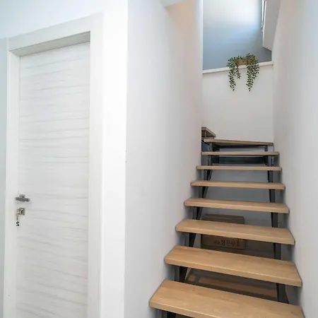 Royale - One Bedroom With Sea View